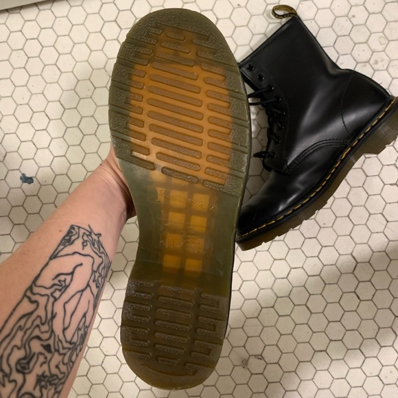 Dr. Martens 1460 SMOOTH LEATHER LACE UP BOOTS - Picture 3 of 4